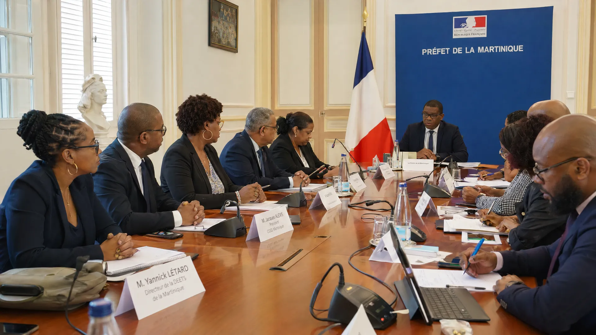 Dialogue institutionnel renforcé